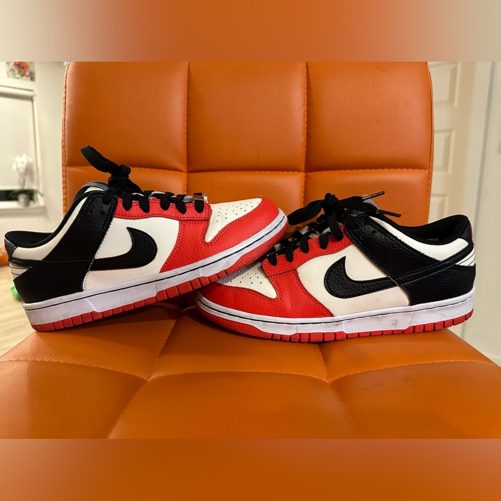 NIKE DUNK LOW “75TH ANNIVERSARY CHICAGO”**SIZE 6Y**
